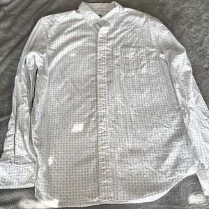 Mens Old Navy, along sleeved shirt.